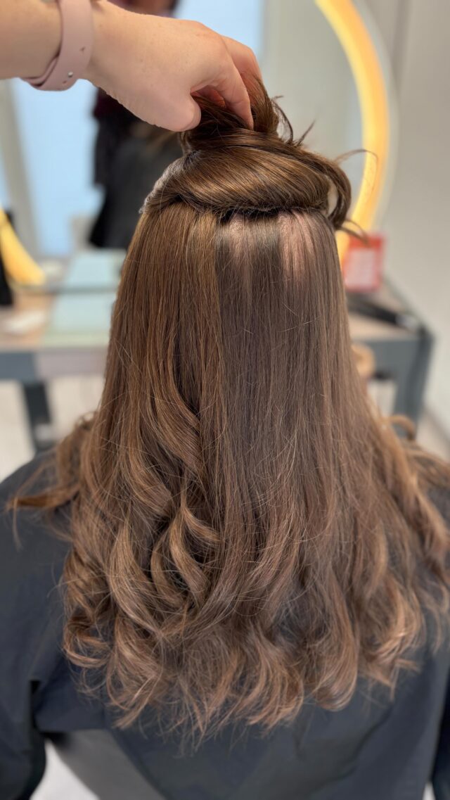 MicroLines von Hairdreams schenken feinem oder lichtem Haar neues Leben – sofort volleres, natürlich schönes Haar, das sich anfühlt wie deins.
Unsichtbar, federleicht und einfach befreiend – ein Neustart für dein Selbstbewusstsein. ✨💫Kommt gerne vorbei und
✨lasst Euch verzaubern ✨📲 WhatsApp 055134527www.salon-lange.de#salonlange #göttingenfriseur #friseurgöttingen #zweithaarspezialistgöttingen #microlines