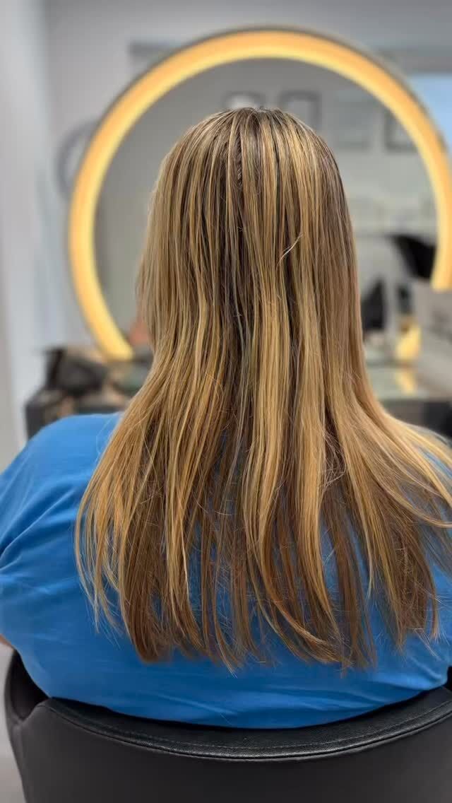 ✨ Dein Haar. Deine Geschichte. Dein sicherer Raum. ✨In unserem Zweithaarstudio stehst du im Mittelpunkt.
Hier geht es nicht um schnelle Lösungen, sondern um dich.
In einem geschützten, privaten Raum nehmen wir uns Zeit, hören zu und beraten dich vertrauensvoll und diskret – ohne Blicke von außen, ohne Druck.Ob Haarersatz, Verdichtung oder neue Wege:
Dein Weg beginnt mit Verständnis, Empathie und ehrlicher Beratung.
Weil dein Wohlgefühl wichtiger ist als alles andere. 💛📍 Salon Lange · Göttingen
🤍 Dein Ort für neue Stärke & Selbstvertrauen📲 WhatsApp 055134527
💬 Beratungsgespräch online buchenwww.salon-lange.deKommt gerne vorbei und
✨lasst Euch verzaubern ✨#salonlange #zweithaarstudiogöttingen #friseurgöttingen #perückegöttingen #krebs