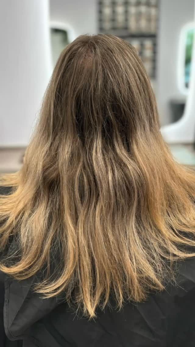 ✨Dein Traumhaar wartet auf dich! ✨Vereinbare jetzt deine persönliche Beratung und lass uns gemeinsam dein Traumhaar kreieren! 💛📲 WhatsApp 055134527
💬 Beratungsgespräch online buchenwww.salon-lange.deKommt gerne vorbei und
✨lasst Euch verzaubern ✨#salonlange #göttingenfriseur #haarverlängerunggöttingen #haarverdichtunggöttingen #friseurgöttingen