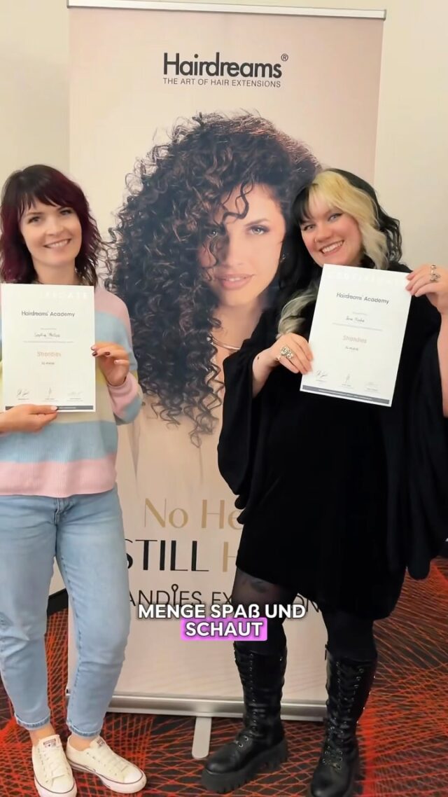Strandies von Hairdreams! 😍

Wir waren gestern beim Seminar von Hairdreams und durften die neuen Strandies direkt selbst ausprobieren!

Und Leute, das Coole daran: Sie werden komplett ohne Wärme eingearbeitet, haben winzig kleine Verbindungsstellen und das Beste? Die Haare sind sogar wiederverwendbar!

Wir hatten auf jeden Fall mega viel Spaß!

Und ratet mal, wer auch am Start war? Unser Norman natürlich! 😍

Kommt gerne vorbei und 
✨lasst Euch verzaubern ✨

📲 WhatsApp 055134527

www.salon-lange.de

#salonlange #friseurgöttingen #göttingen #haarverdichtung #haarverlängerungen
